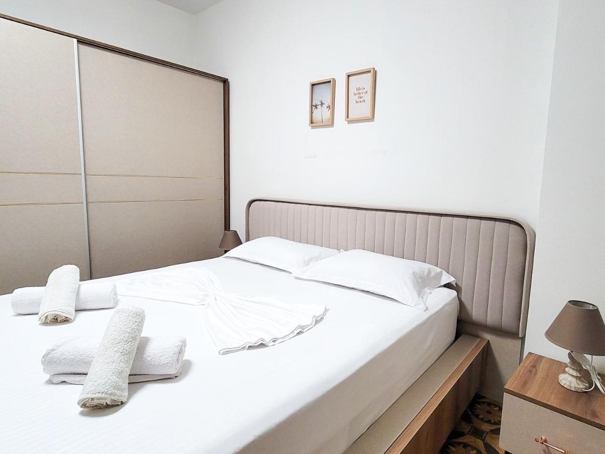 One-Bedroom Gem By The Square تيرانا المظهر الخارجي الصورة